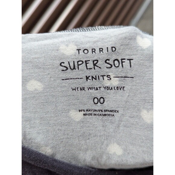 Torrid 00 Medium Super Soft Knit Blue and White Heart Tee Shirt T-Shirt Blouse - Picture 6 of 6